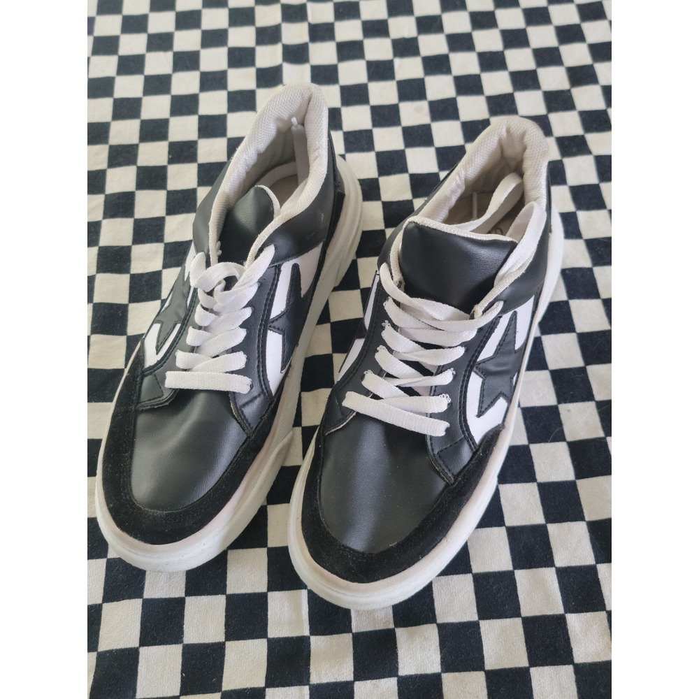 Pine Lily Womens Size 10 Black‎ White Casual Sneakers Star Fashion Shoes